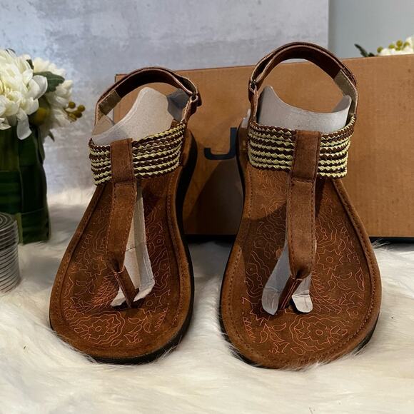 NEW JBU by Jambu Yasmin Velcro Bungee Floral Flats Sandals Saddle Sage Sz 6 - Picture 2 of 15